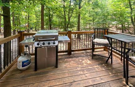 Cabin w hot tub & fire pit - Foto 25