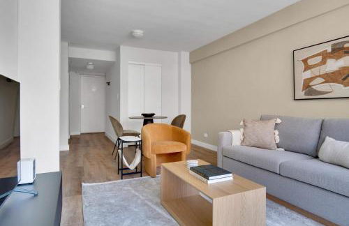 Midtown E 1BR w DM Elevator nr Bloomingdales NYC-867 - Photo 3