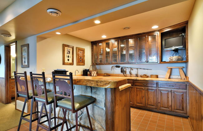 Lumberjack Lodge - Photo 13