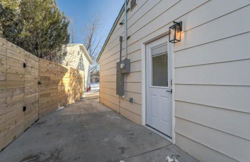 Secluded Westside Cottage - King Bed, Hot Tub, Views, Near Parks and Trails! - Foto 41