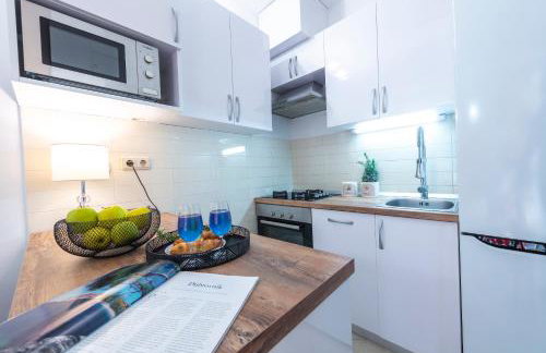 Niko's Charming Apartment with FREE parking - Foto 14