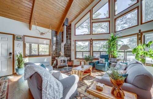 Deck and Scenic Views Munds Park Cabin! - Foto 1