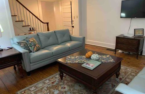 Madison Manor II by the River Hot Tub Downtown - Foto 8