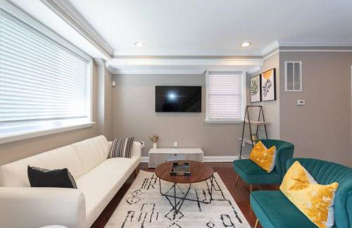 Three BR 2.5 Bath w/ parking spot & deck near metr - Foto 4