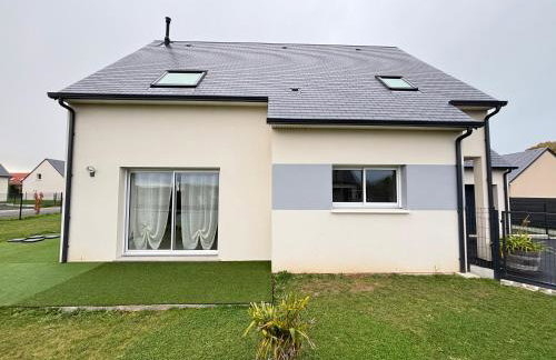 Les Voiles, maison bien équipée 10 p 2 sdb, 2 WC, spacieuse lumineuse avec jardin clos, garage, terrasse, parking privatif, à 950 m de la plage d'Asnelles et tous commerces, près de Bayeux et Arromanches, chiens bienvenus - Foto 32