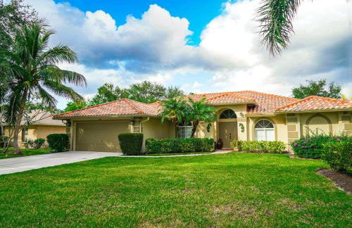 Modern Luxury Retreat in Naples - Photo 10