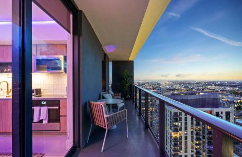 Stunning Lux 2 Bed 2 Bath with Panoramic View from Balcony - Foto 69