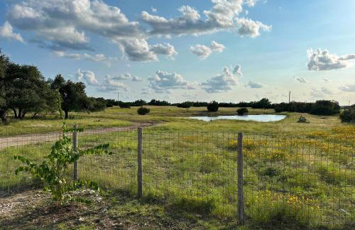 Modern Tiny House in Hill Country with Covered Patio - Foto 2