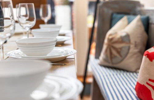 3-BR Luxe Cowes Cottage Harbour Views, Sleeps 6, with Private Garden - LONG TERM STAY WINTER SPECIAL OFFER AVAILABLE! - by Blue Puffin Stays - Foto 15