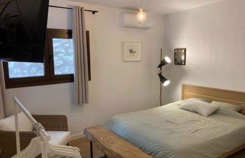 Habitación doble con baño grande privado en piso compartido - Photo 2