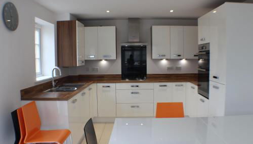 The Silverstone House. Comfort, Convenience and no hassle at the doorstep of Silverstone Race Circuit. - Foto 5