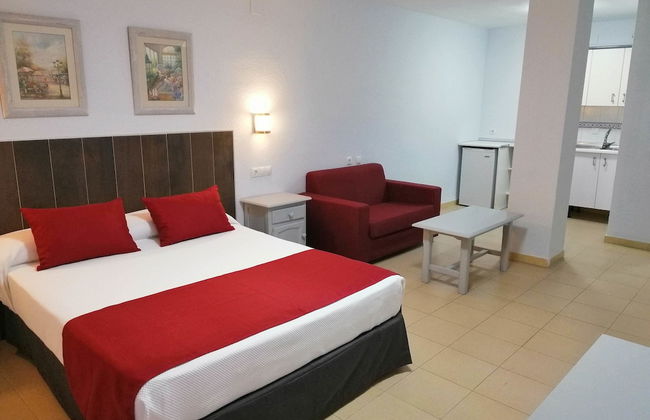 Apartamentos Puerta del Sur - Photo 3