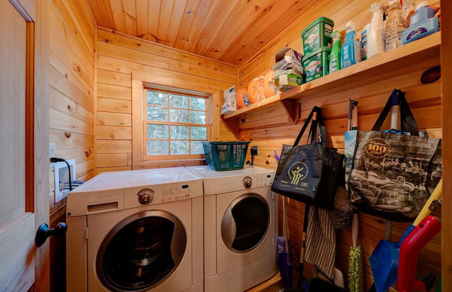 Mount Snow Cabin with Private Hot Tub by RedAwning - Foto 21