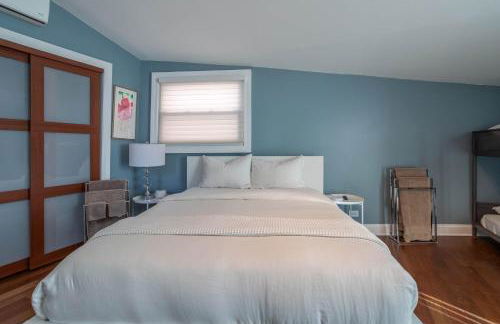 3-Story Townhome Free Parking Private Patio Washer-Dryer - Foto 15