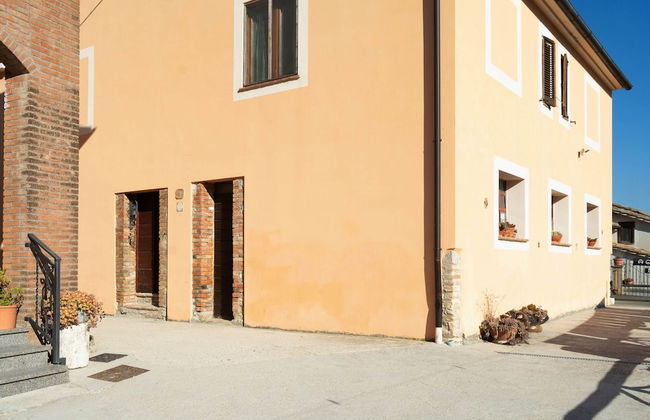 Sun-kissed Holiday Home With Swimming Pool - Photo 15