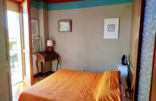 Sea View Apartment with Terrace & Free Parking - Photo 16