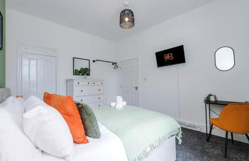 NEW! Modern 3-Bed House, Free Parking, Fast Wi-Fi & Easy Manchester Access - Foto 39