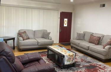 Luxury Oasis Home w/Pool Near CSUN-6 Guests - Foto 9