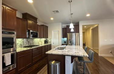 Amazing Lincoln Home with Pool and Hot Tub - Foto 10