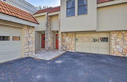 Modern Townhome with Patio, Next Door to Resort - Foto 19