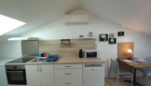 Studio Proche Centre ville avec Place de Stationnement - Foto 4