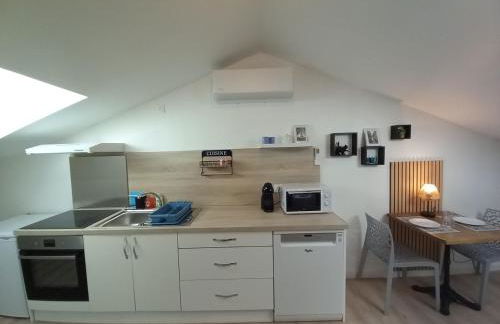 Studio Proche Centre ville avec Place de Stationnement - Foto 4