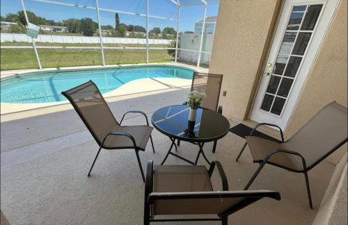 Chic villa 4 Bedroom 3 Bath with pool & game room - Foto 14