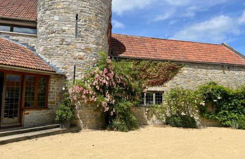 Hill House, Spectacular Rural Home With Hot Tub - Photo 2