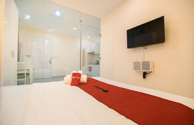 RedDoorz Plus near Tan Dinh Market 2 - Photo 20