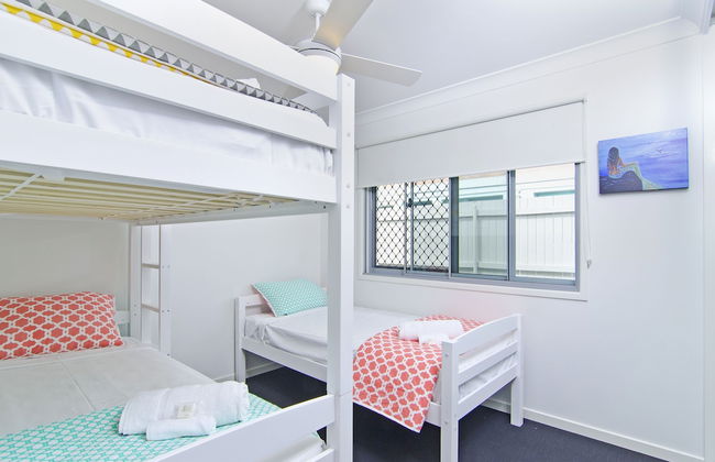 Sentosa at Tugun Beachfront Holiday Home - Photo 5