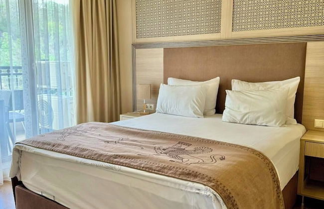 Apartments Pool View in Golden Sands - Photo 1