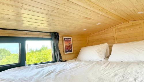 The Legendary Coast by Tiny Away - Foto 2