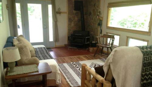 Secluded Cottage Rental in the Woods in Stony Creek, New York - Foto 2