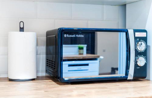 Cozy 3 Bedroom Terrace Cottage in Epsom - Photo 36