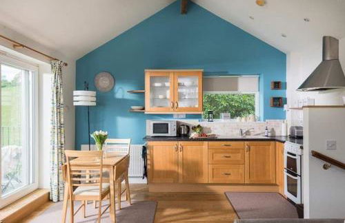 Cosy Beachfront Retreat with Stunning Sea Views and free Parking - Foto 7