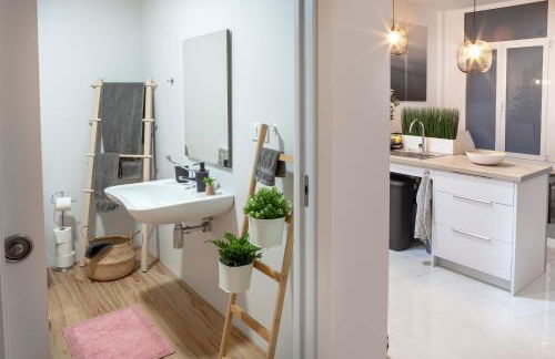 Artistic Digital Retreat-Great Location Near Metro - Foto 14