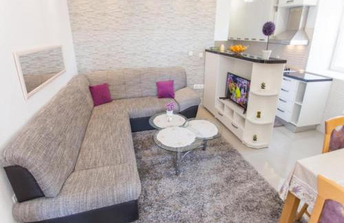 Apartment Mojas - Two Bedroom Apartment With Terrace - Photo 2