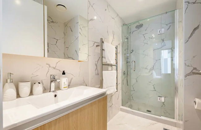 Spacious Mount Eden Apartment - Photo 6