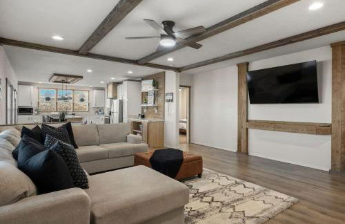 New Bear Lake Home with Beautiful Fall Views - Photo 7