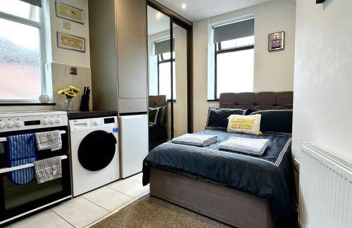 Unique Modern, Private Apartment,15 Mins To Central London - Photo 3