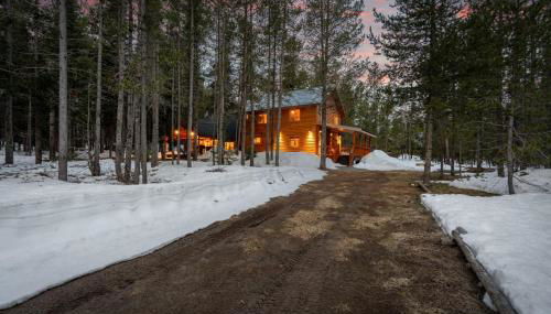 Rustic Retreat, Sleeps 20, Epic Game Room, Hot Tub, 20min to Yellowstone - Foto 2