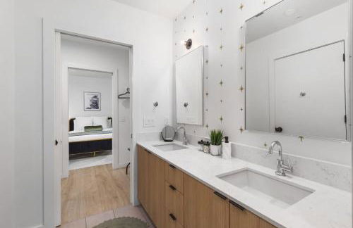 Luxury in The Gulch with Patio Pool Walk to Broadway - Foto 24