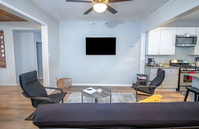 Magnificent Large Home Near Downtown - Foto 18