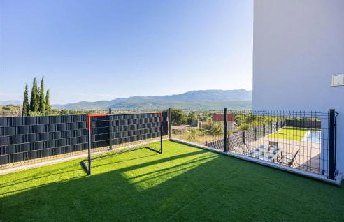 Amazing Home In Dicmo With Kitchen - Photo 22