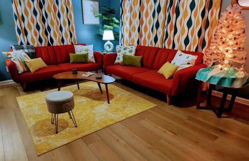 Kitchen, Laundry & Fenced Yard - Foto 29