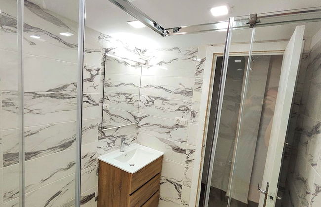 Elegant 4 beds train station upto 6 Pax - Foto 27