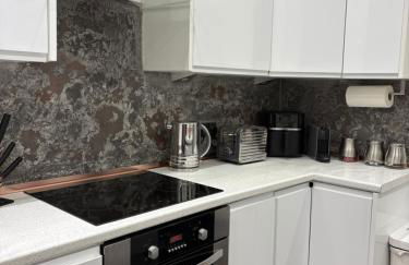 Grosvenor 126 Trendy Jesmond Whole Apartment - Photo 2