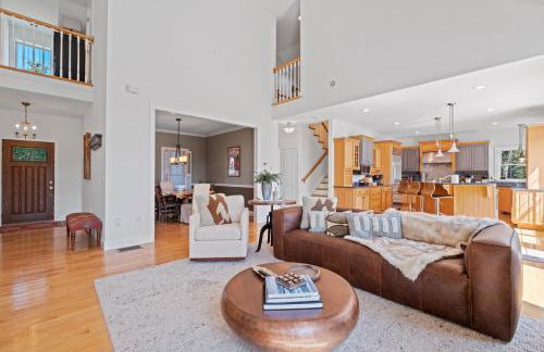 Luxury Riverfront Retreat Hot Tub, Game Room, Gym - Foto 8