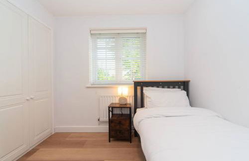 Gorgeous 4 BR House Near Station mins to London - Pass the Keys - Foto 24