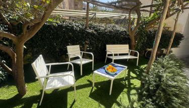 MARILISE - La maison blue private garden & terrace - Photo 4, Garden